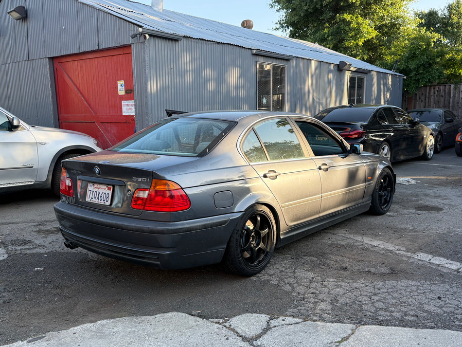 2001 BMW 330i