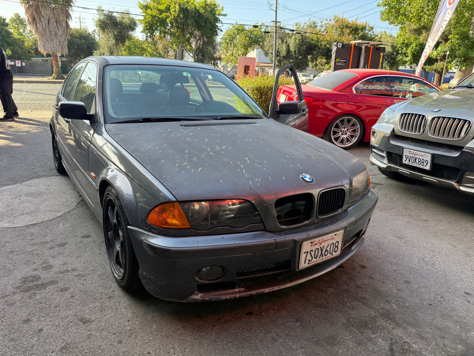 2001 BMW 330i
